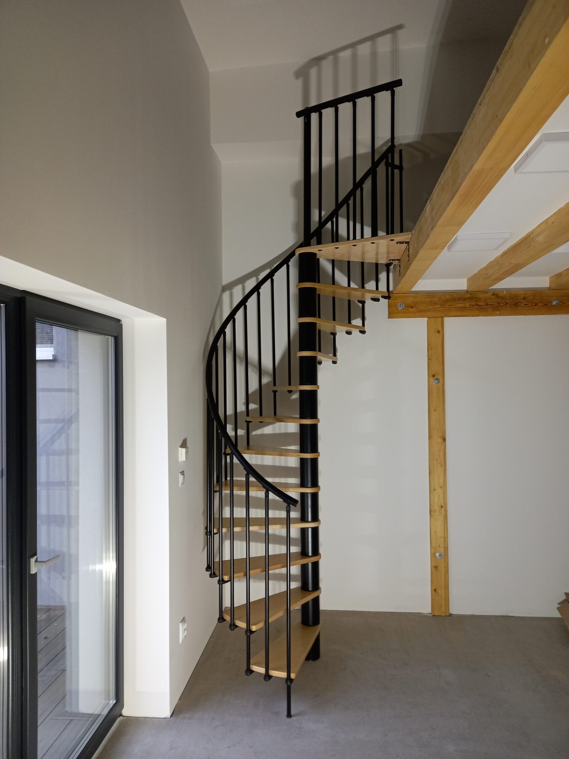 Izvedba spiralnega stopnišča Minka Berlin